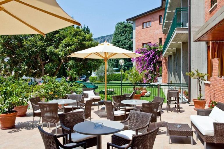 Hotel Gabbiano - Garda Lake Collection Экстерьер фото